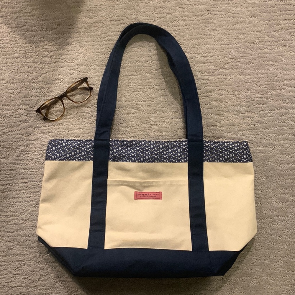 Vineyard Vines Tote Bag Priced to Sell!